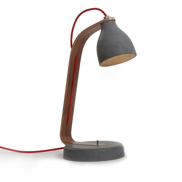 decode Heavy Desk Light Bordlampe Mørk Beton med Valnød Mørk Beton Skærm og Arm i Valnød