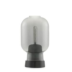 Normann Copenhagen Amp Lampa stołowa Przydymiona/Czarna